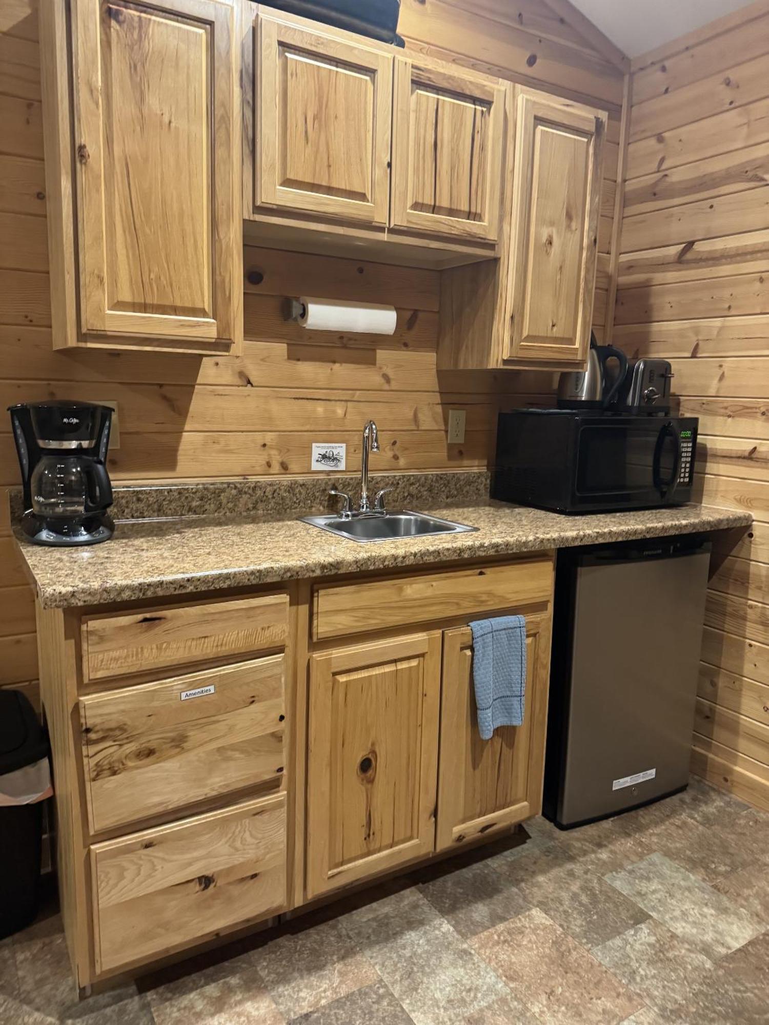 Susitna River Lodging, Backwoods Cabins Талкитна Экстерьер фото